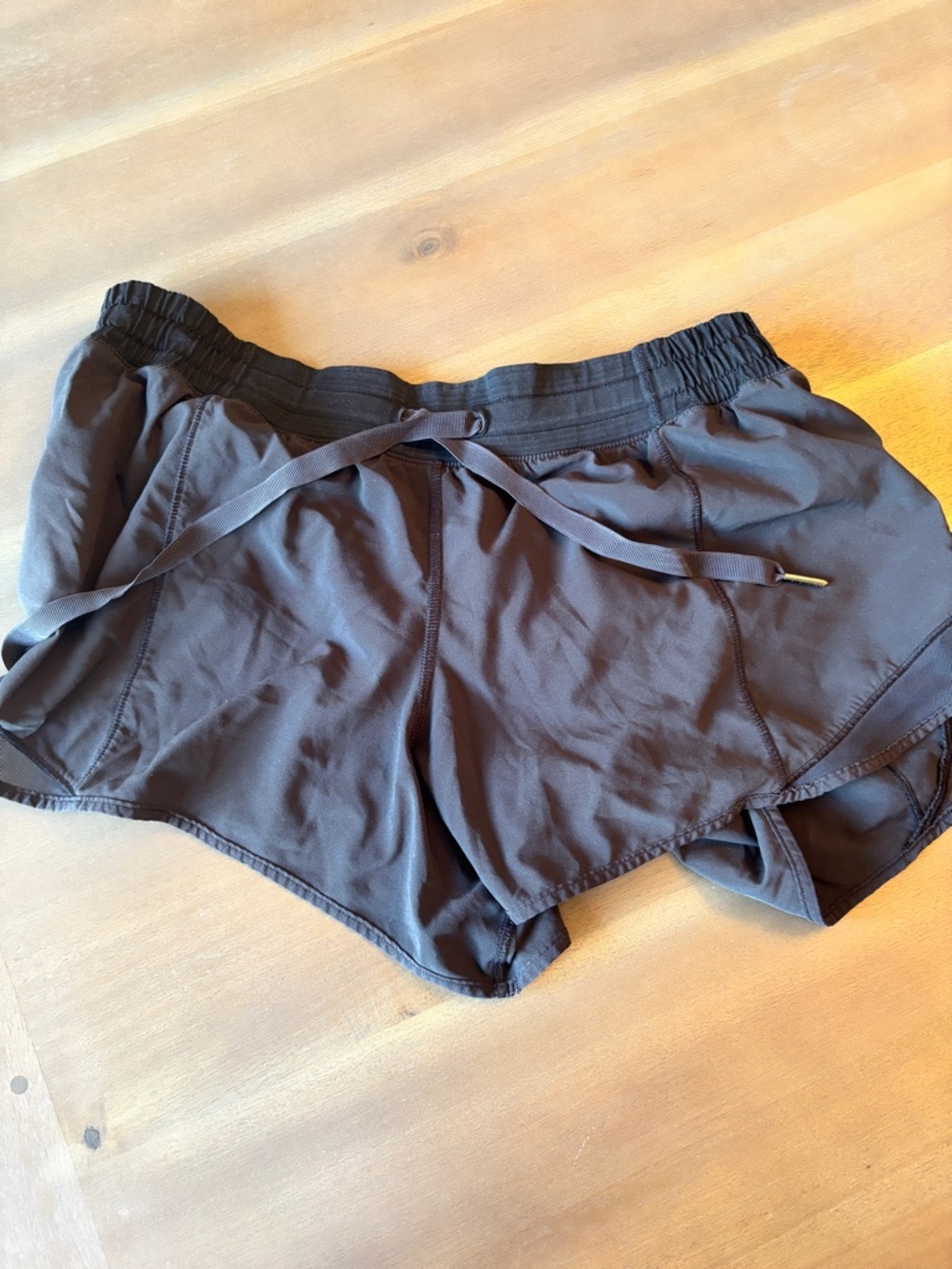 Lululemon Hotty Hot Shorts Sz 10 2.5”
